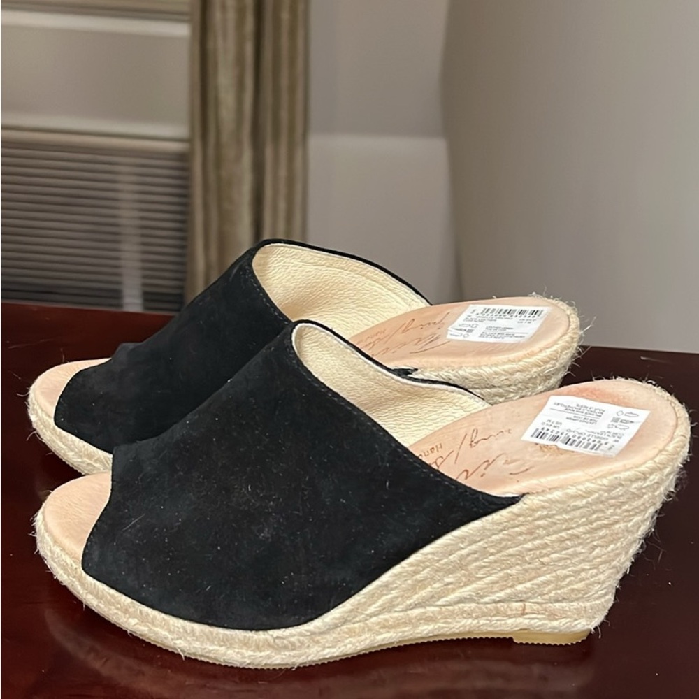 Elegant Black Suede Wedge Sandals